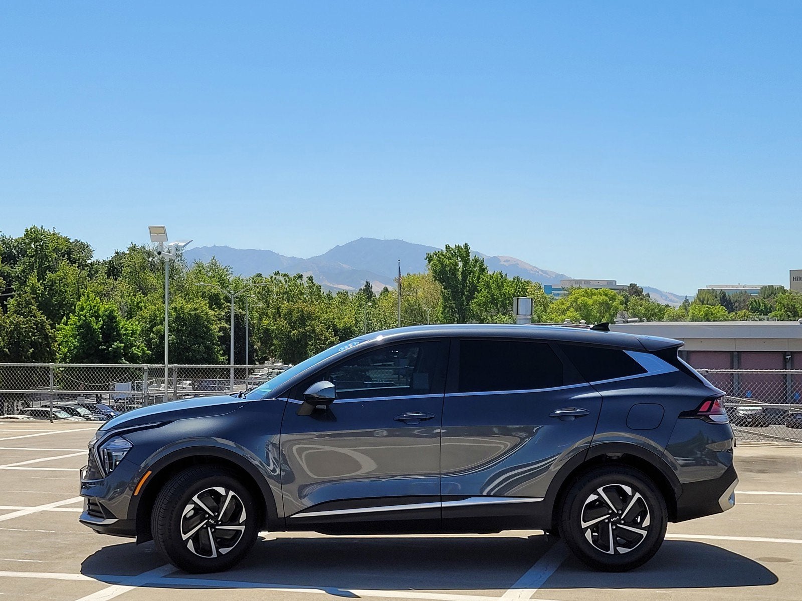 2023 Kia Sportage Hybrid LX